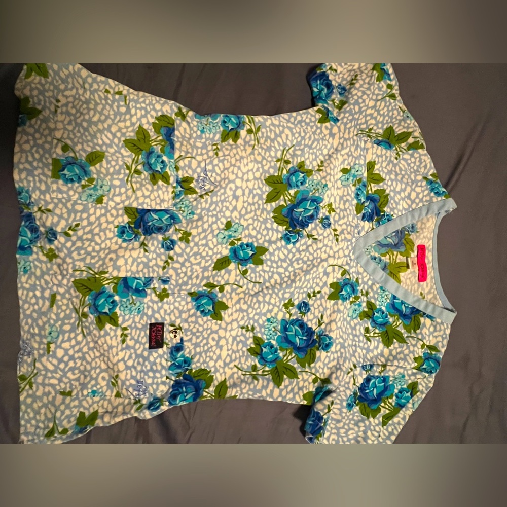 Betsey Johnson Blue Roses Scrub top